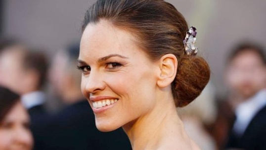 homeless-celebs---Hilary-Swank-jpg