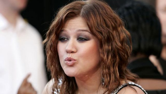 homeless-celebs---Kelly-Clarkson-jpg