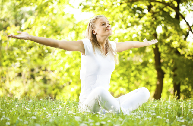 happy_woman meditating