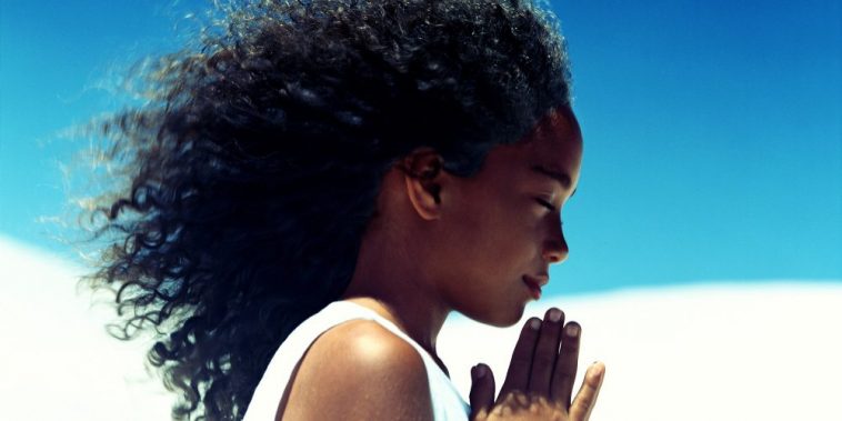 young lady praying